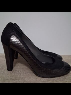 THEORY Black Leather Textured Snake-Effect Heels